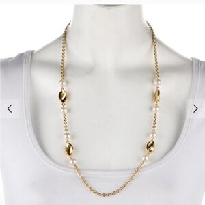Givenchy Gold and Pearl Vintage Necklace, EUC